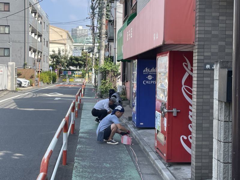 提灯の飾り付けを行いました